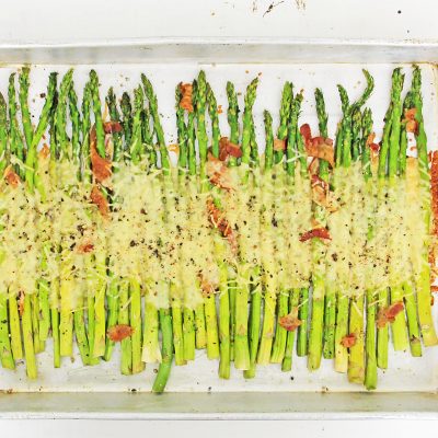 Delicious, creamy low-carb asparagus with bacon - the perfect "S" side dish! #trimhealthymama #thm #lowcarb